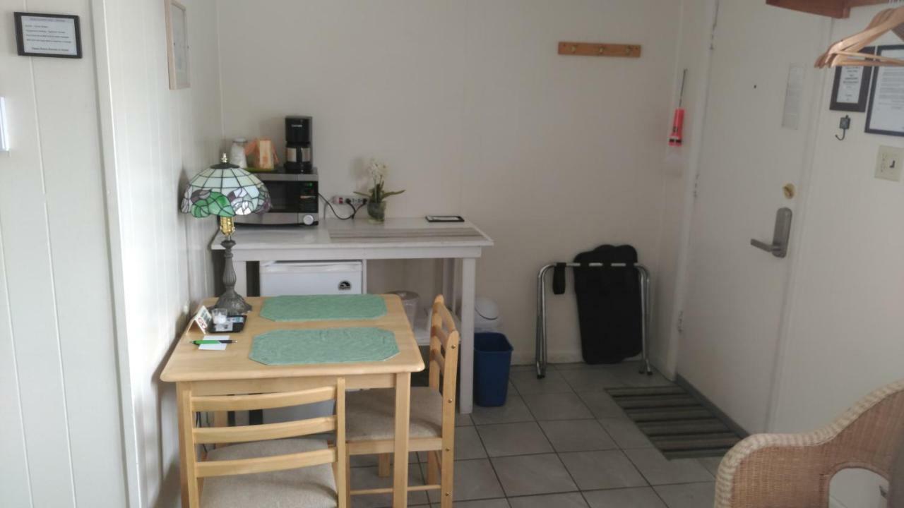 Cornish Midway Lodging المظهر الخارجي الصورة